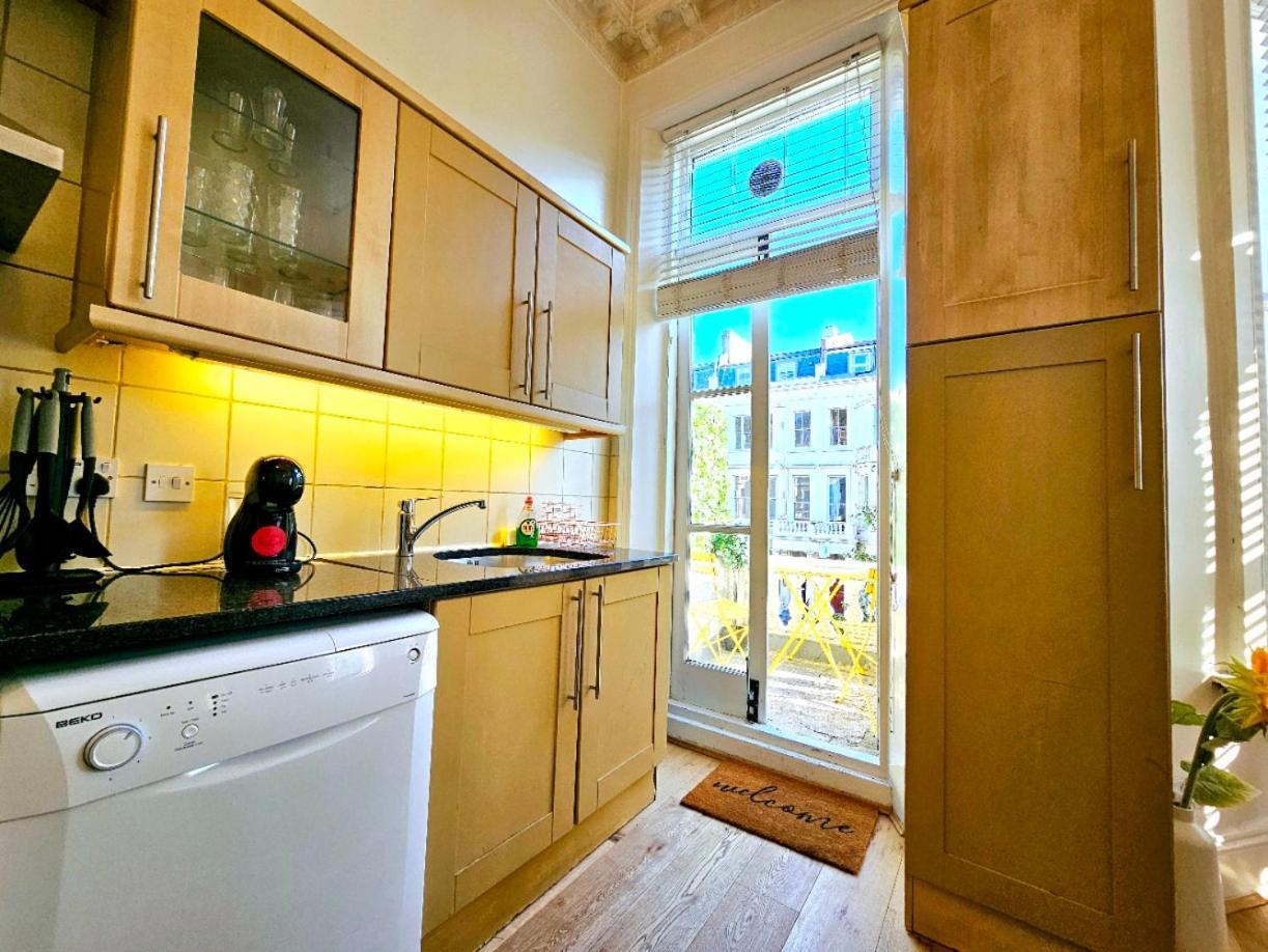 Charming Home With Private Balcony, On 1St Floor, With 2 Bathrooms, 3 Min Walk To Earl'S Court Station 伦敦 外观 照片